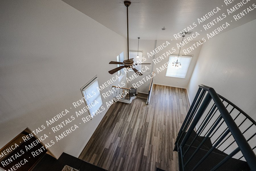 Charming 3 bedroom property image