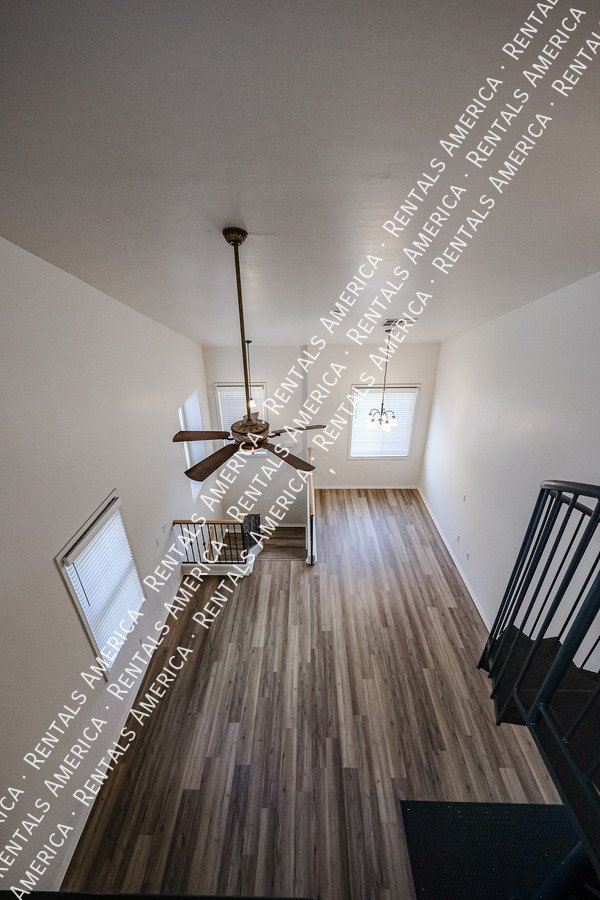 Charming 3 bedroom property image