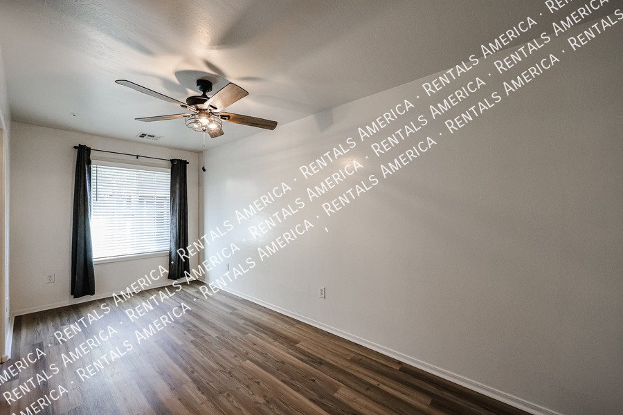 Charming 3 bedroom property image