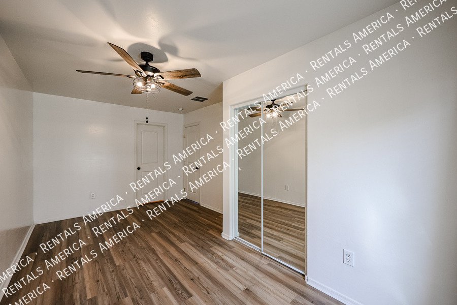 Charming 3 bedroom property image