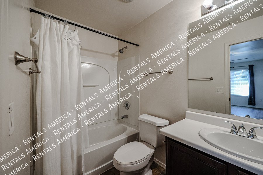 Charming 3 bedroom property image