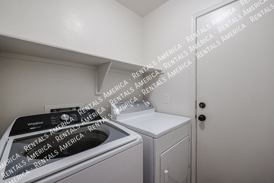 Charming 3 bedroom property image