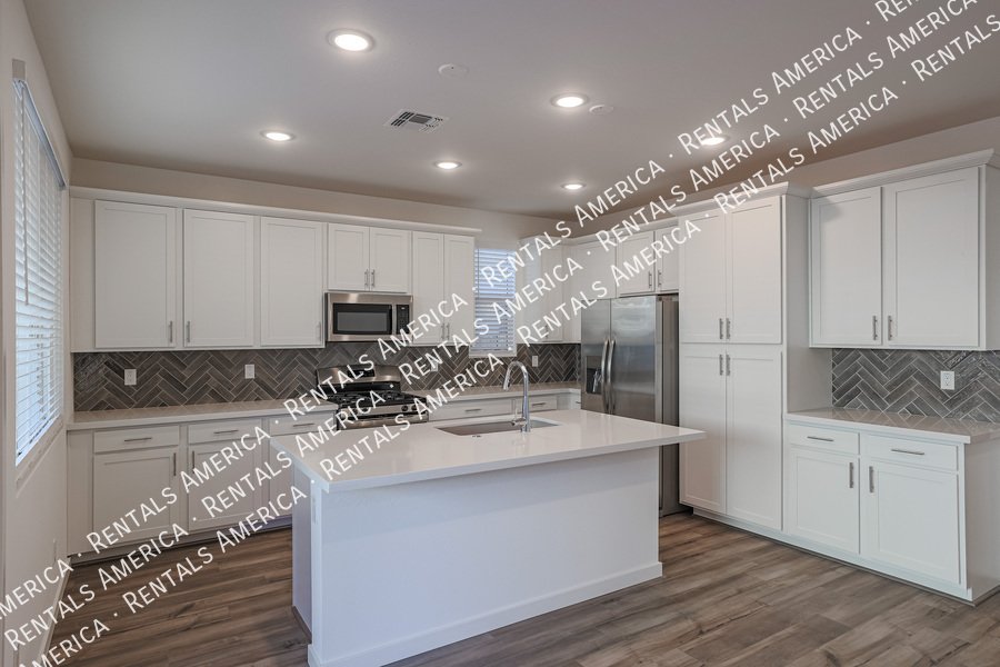 Beautiful Home With Appliances property image