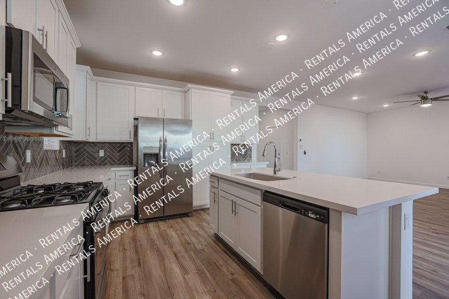 Beautiful Home With Appliances property image