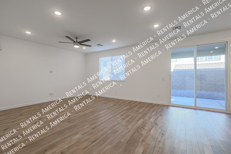 Beautiful Home With Appliances property image