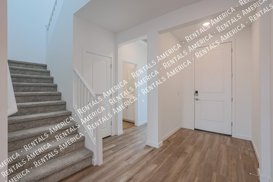 Beautiful Home With Appliances property image