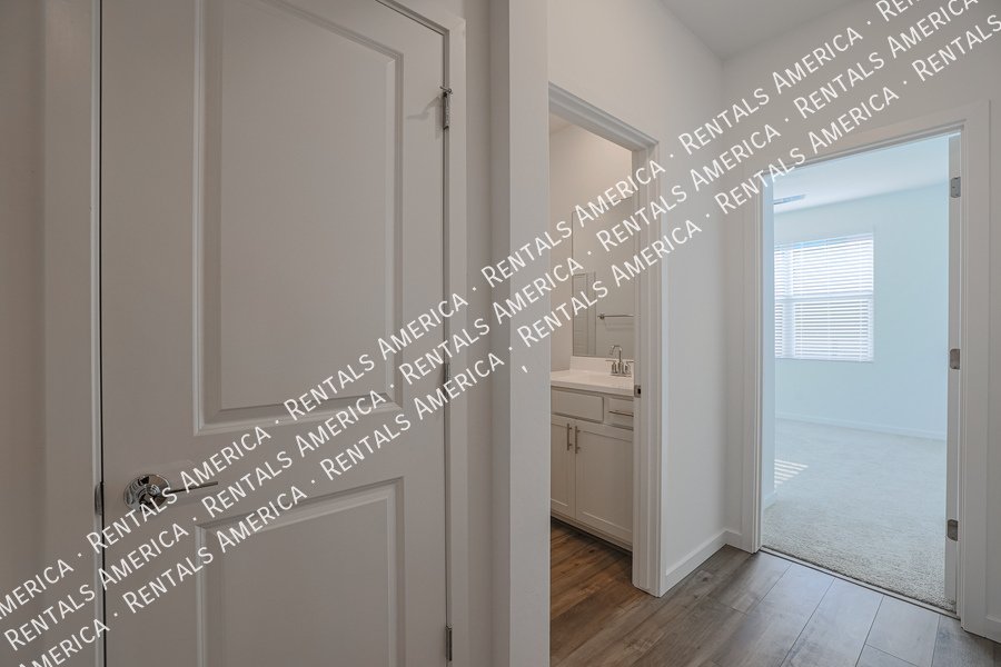 Beautiful Home With Appliances property image