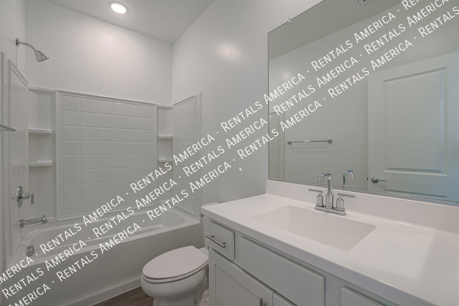 Beautiful Home With Appliances property image