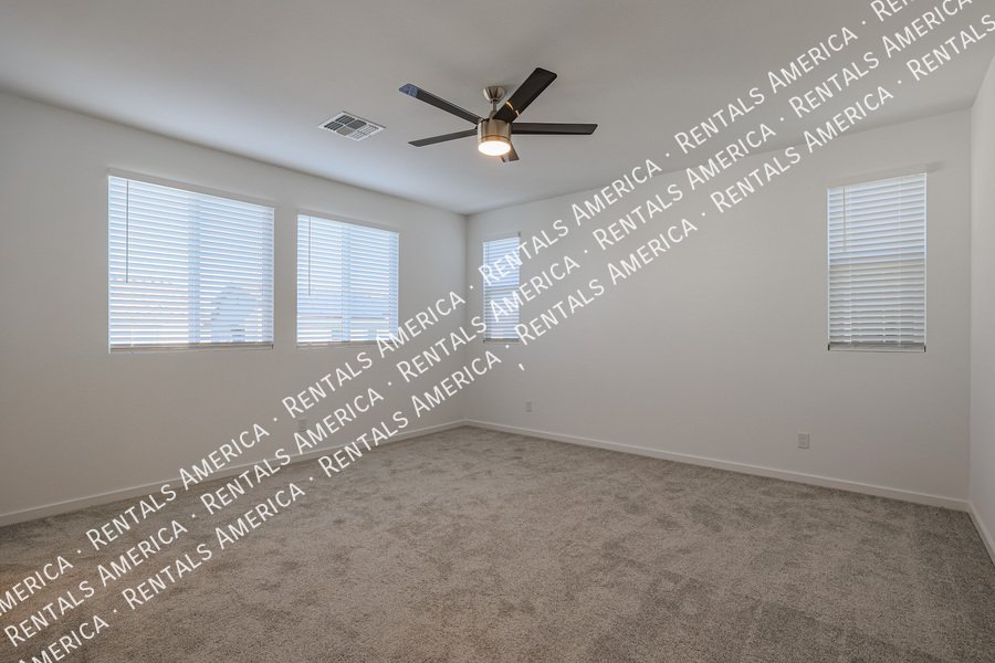 Beautiful Home With Appliances property image