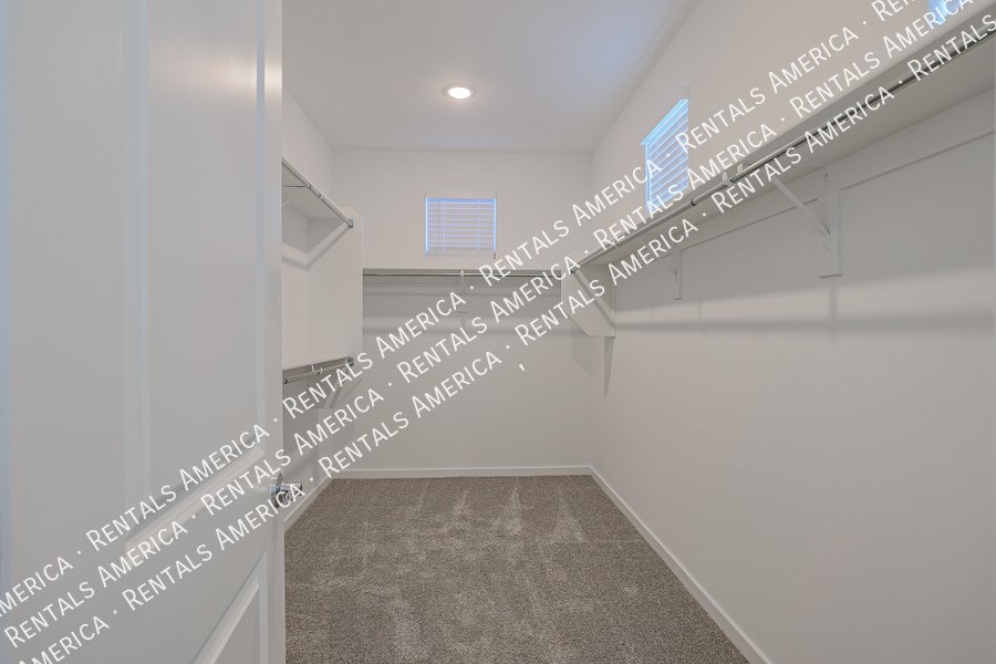 Beautiful Home With Appliances property image