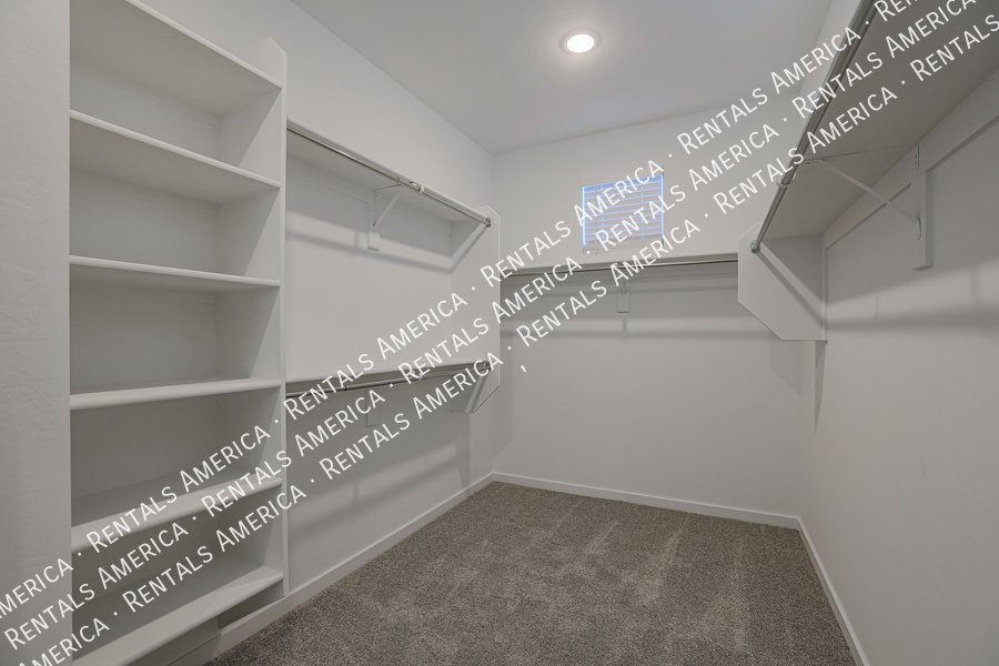 Beautiful Home With Appliances property image