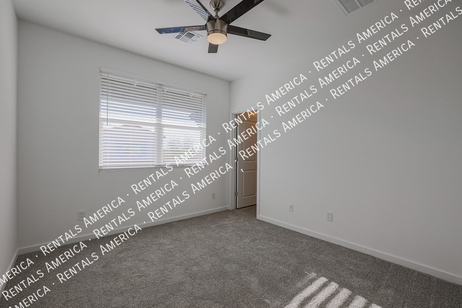 Beautiful Home With Appliances property image