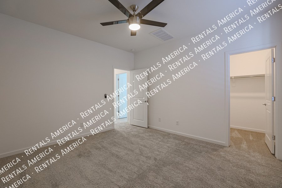 Beautiful Home With Appliances property image