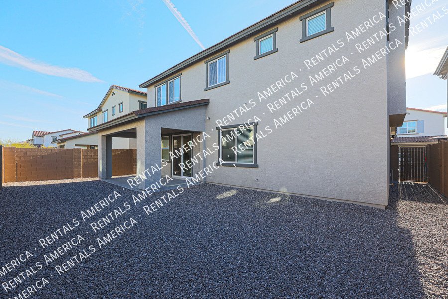 Beautiful Home With Appliances property image