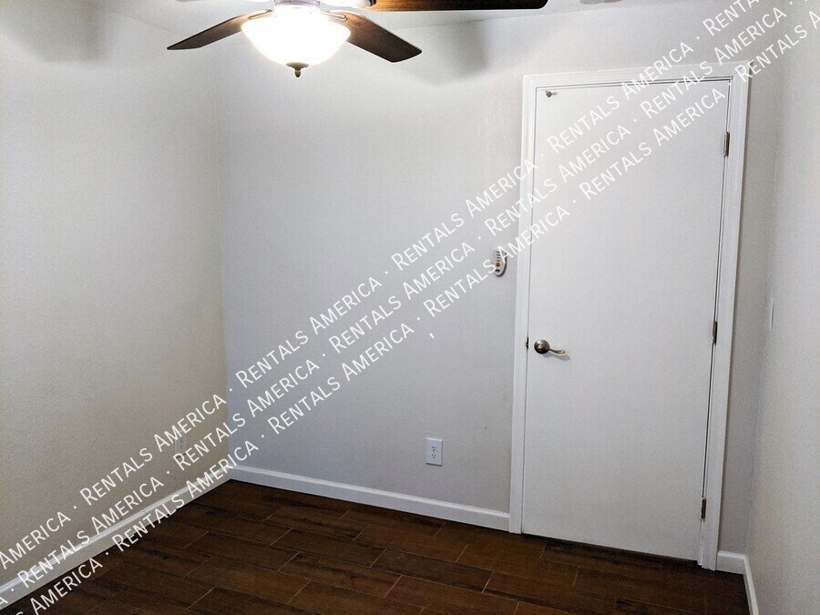 8888 N 47th Ave property image