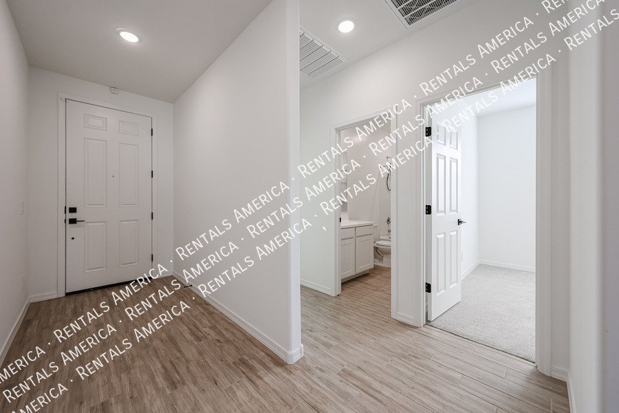 5528 W Mcneil St property image