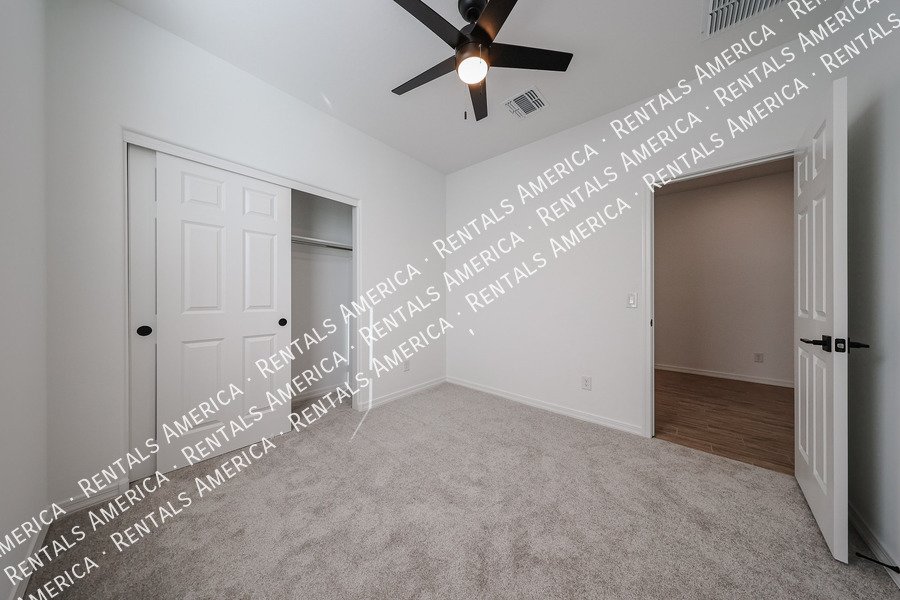 5528 W Mcneil St property image