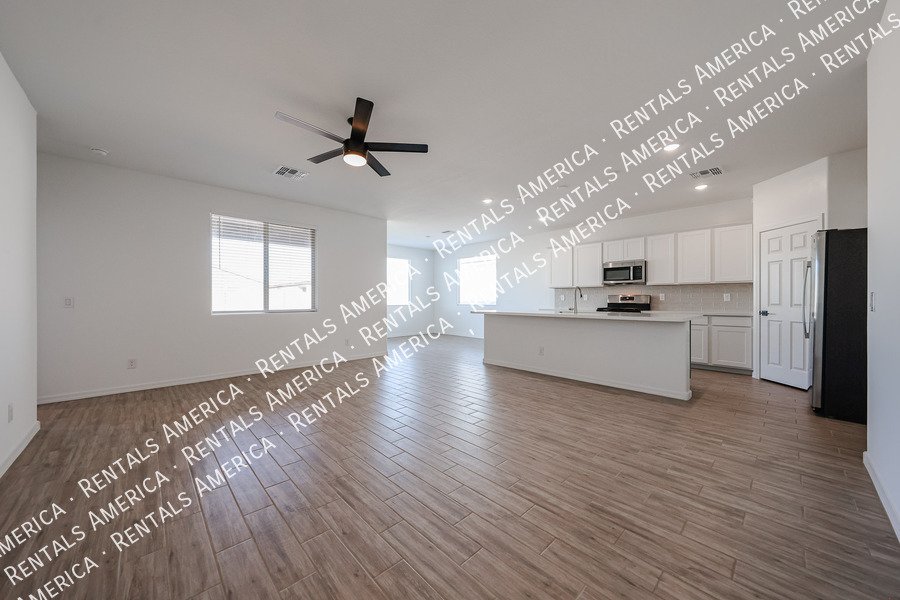 5528 W Mcneil St property image