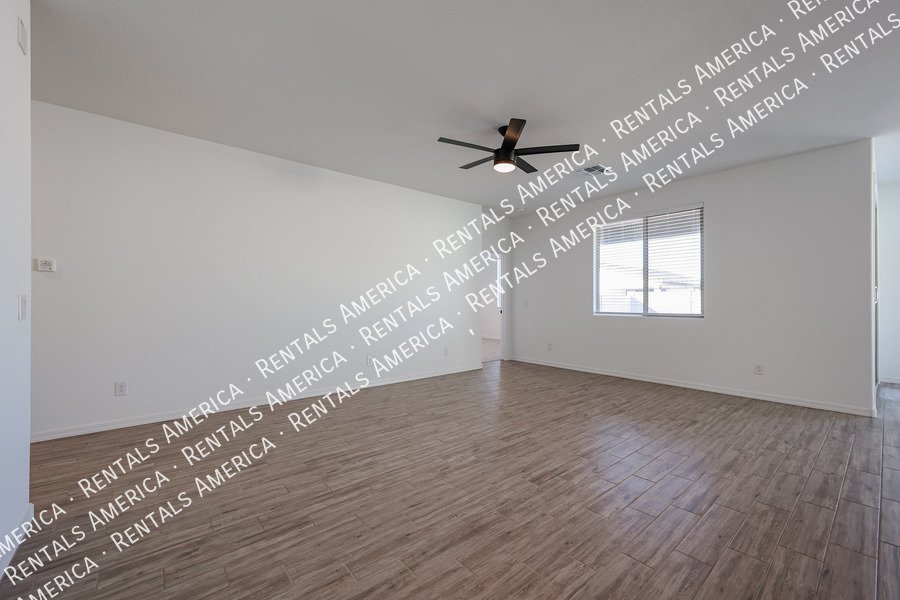 5528 W Mcneil St property image