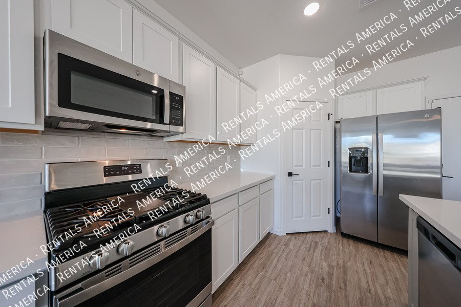 5528 W Mcneil St property image