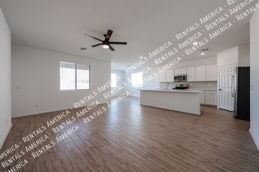 5528 W Mcneil St property image