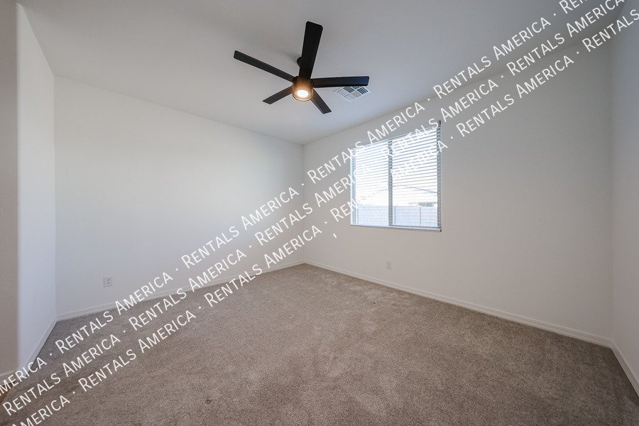 5528 W Mcneil St property image