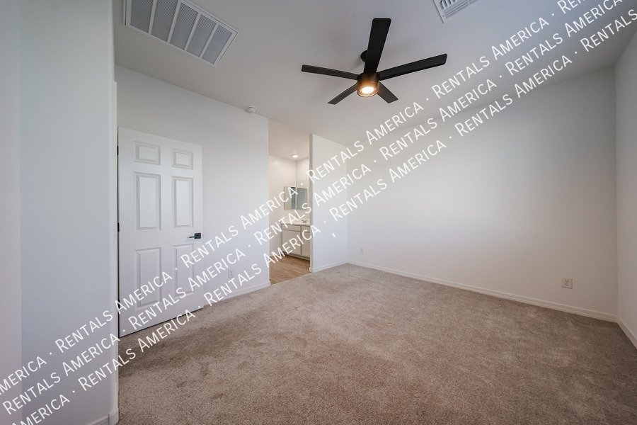 5528 W Mcneil St property image