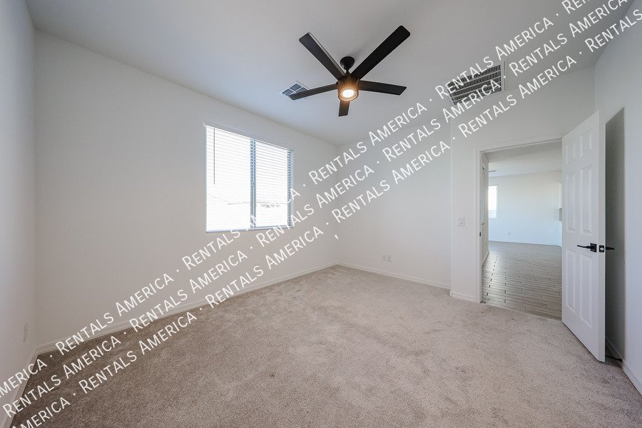 5528 W Mcneil St property image