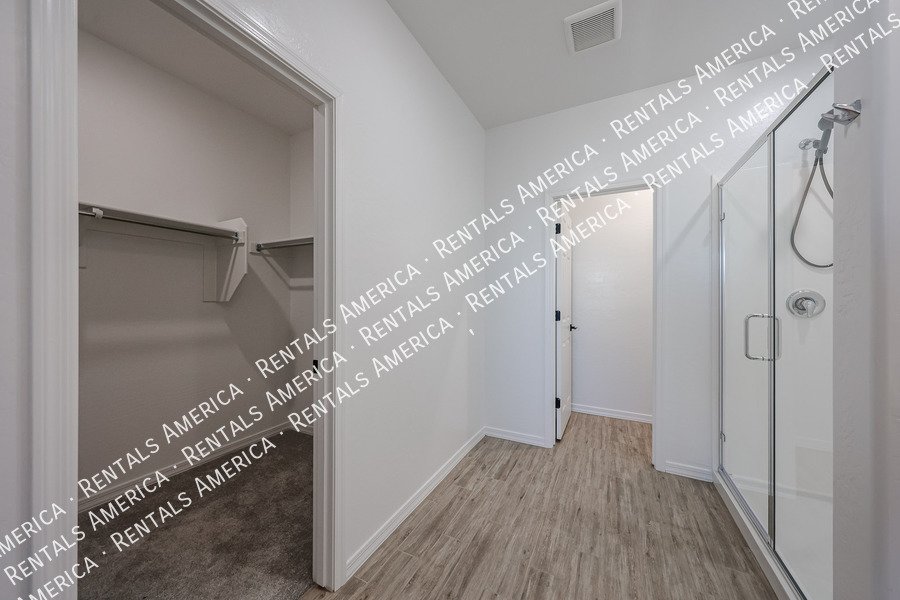 5528 W Mcneil St property image