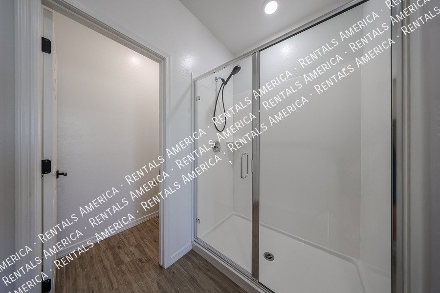 5528 W Mcneil St property image