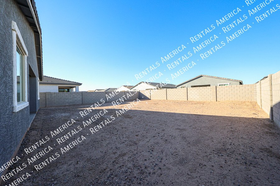 5528 W Mcneil St property image