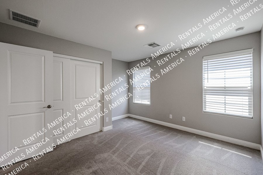 3 bedroom 2.5 bath with Community Pool property image