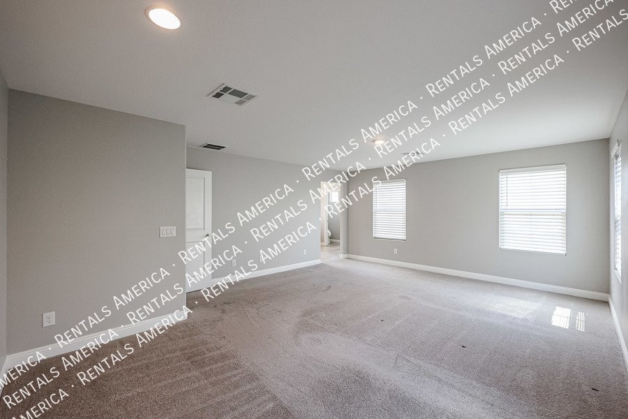 3 bedroom 2.5 bath with Community Pool property image