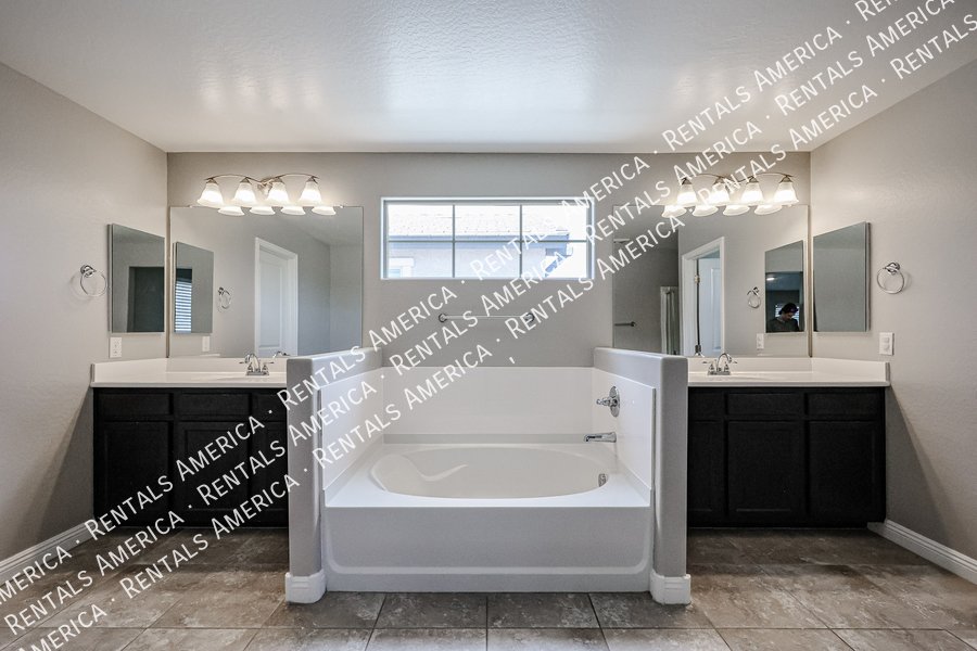 3 bedroom 2.5 bath with Community Pool property image