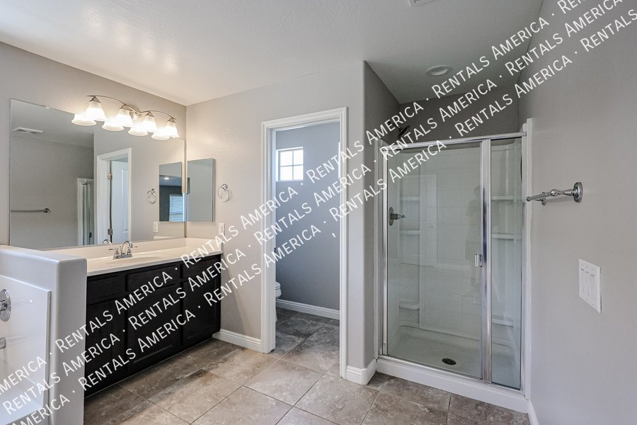 3 bedroom 2.5 bath with Community Pool property image