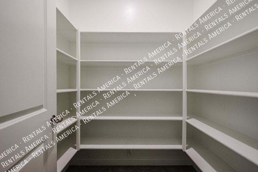 3 bedroom 2.5 bath with Community Pool property image