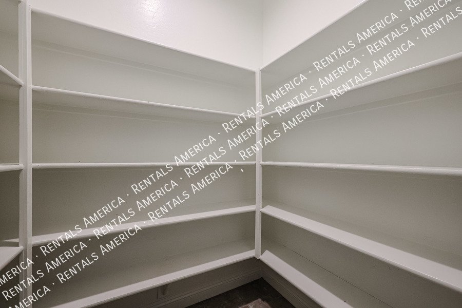 3 bedroom 2.5 bath with Community Pool property image