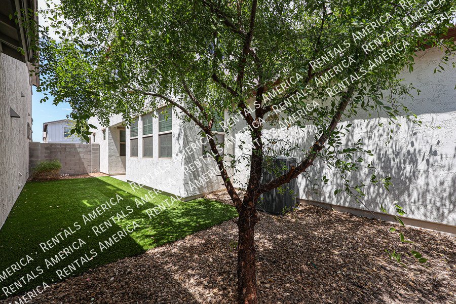 3 bedroom 2.5 bath with Community Pool property image