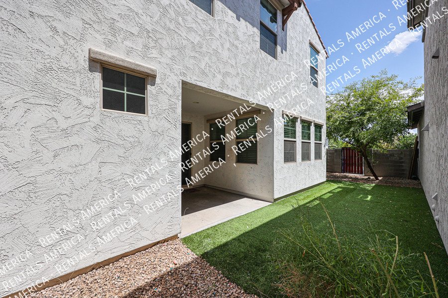 3 bedroom 2.5 bath with Community Pool property image