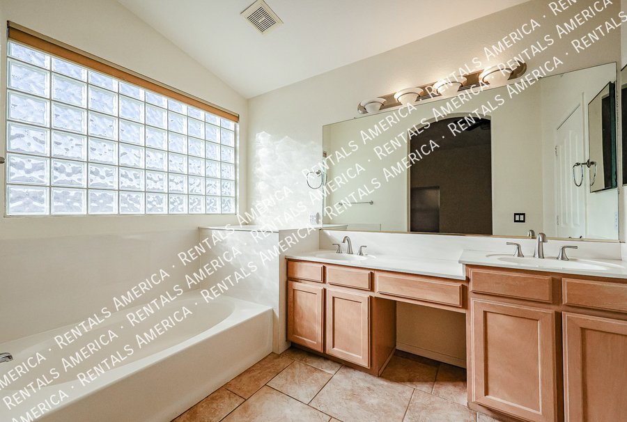 4-Bedroom, 3 Bath Home in Marbrisa Ranch property image