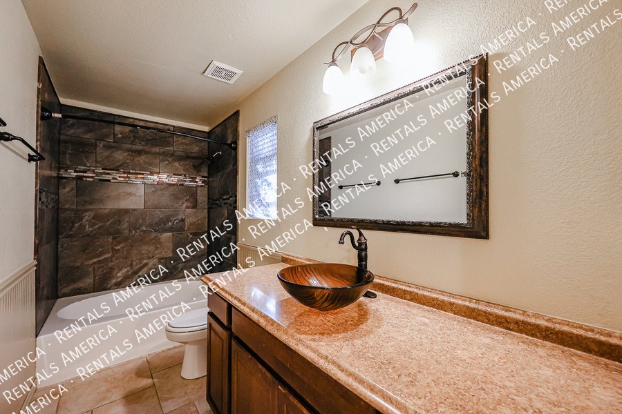 4-Bedroom, 3 Bath Home in Marbrisa Ranch property image