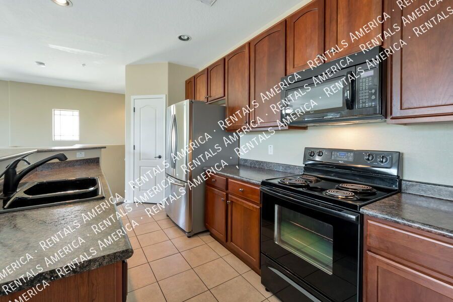 2 bed 2 bath Open floor plan-Section 8 available property image