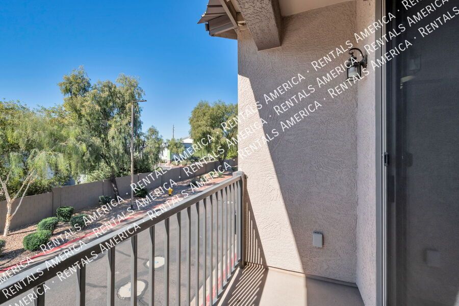 2 bed 2 bath Open floor plan-Section 8 available property image