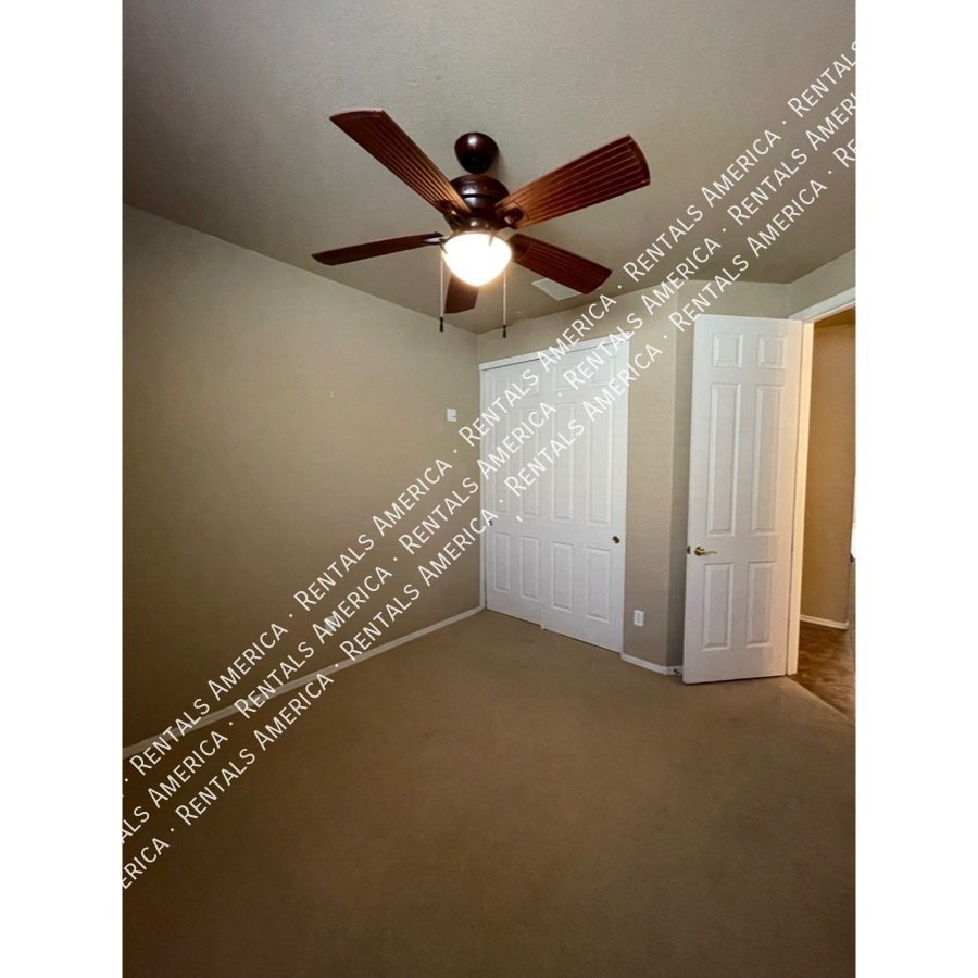 Available! 4 bed 3 Car Garage Private Pool property image