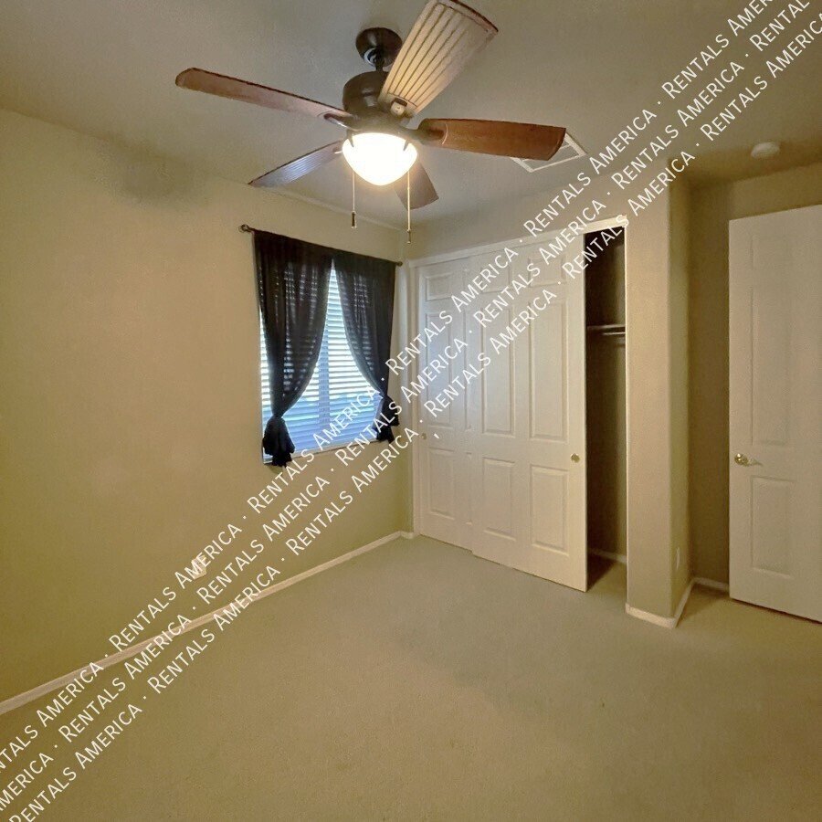 Available! 4 bed 3 Car Garage Private Pool property image