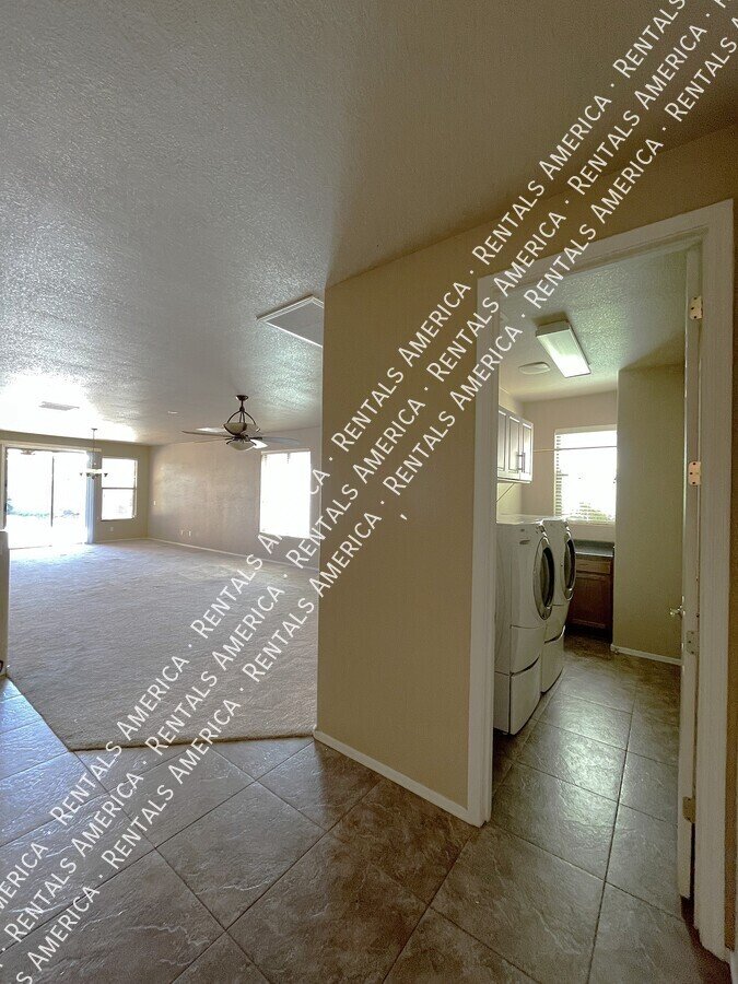 Available! 4 bed 3 Car Garage Private Pool property image