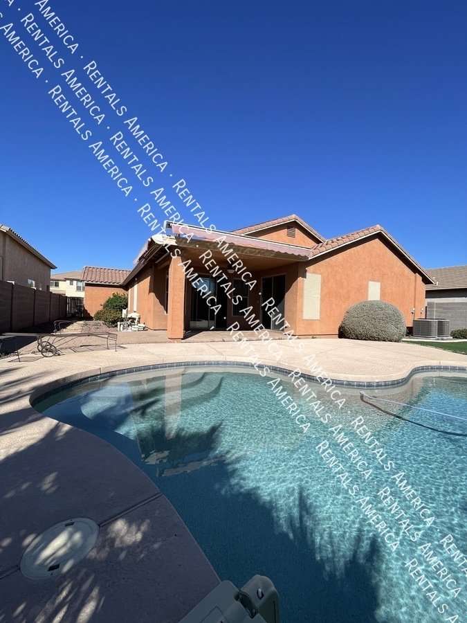 Available! 4 bed 3 Car Garage Private Pool property image
