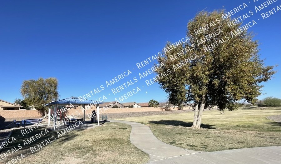 Available! 4 bed 3 Car Garage Private Pool property image