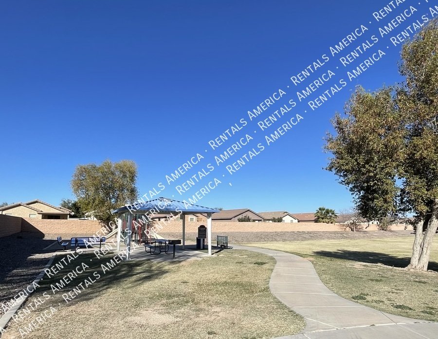 Available! 4 bed 3 Car Garage Private Pool property image