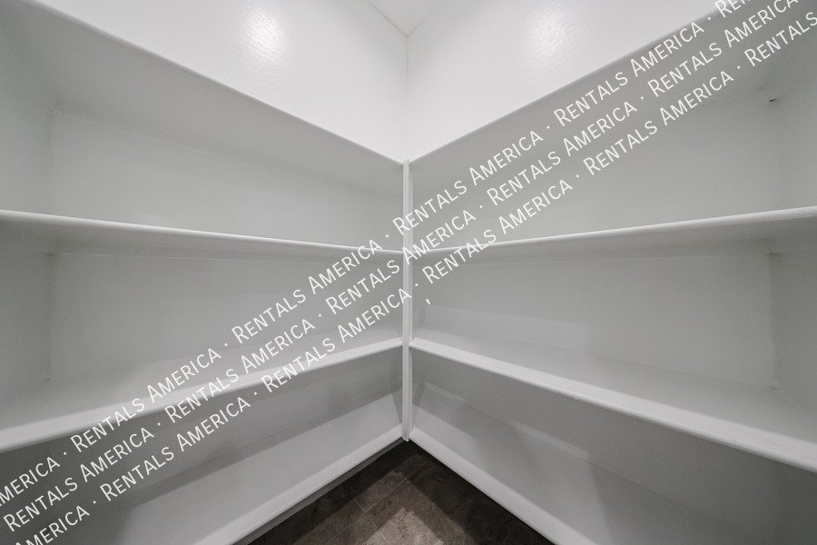 Available now! 3 bed 2 bath in Maricopa property image